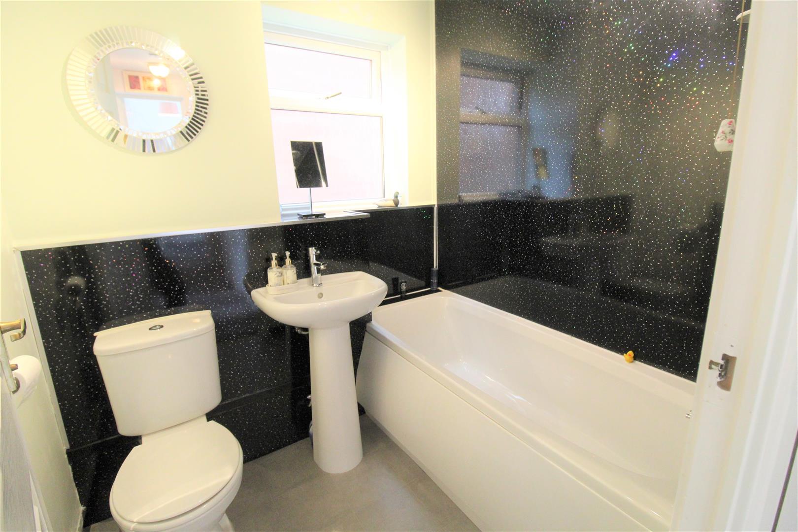 Powderham Close, Packmoor, Stoke-On-Trent